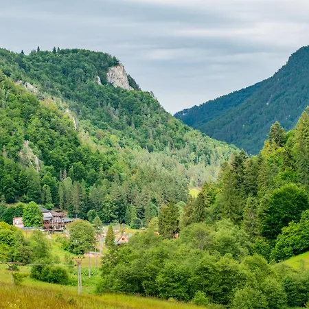 Horska Cervena Skala