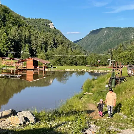 Horska Cervena Skala *