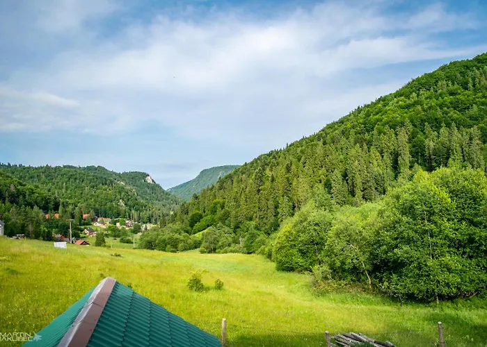 Horska Cervena Skala *